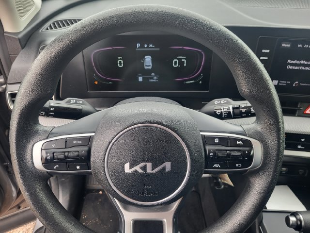 Used 2023 Kia Sportage LX AWD/4WD image 14