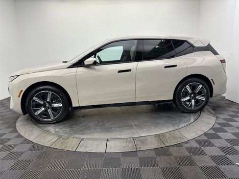 New 2026 BMW iX xDrive45 image 16