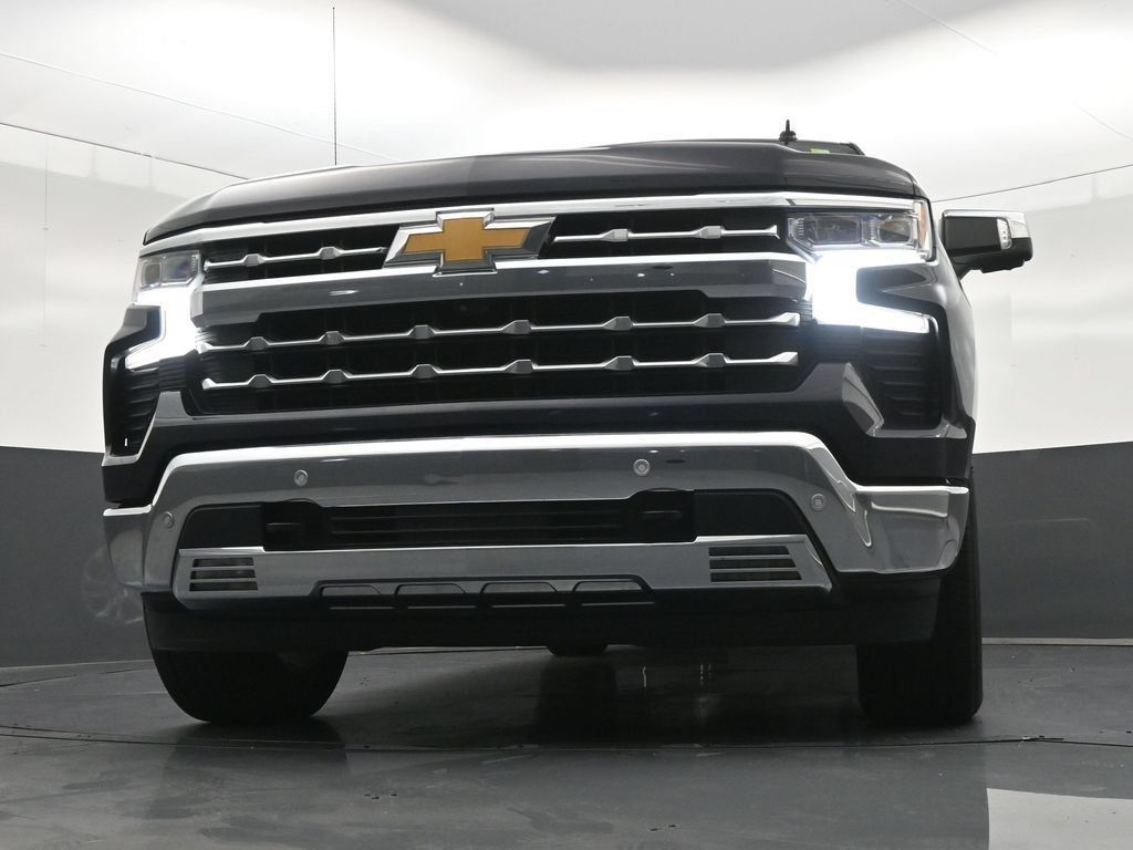 Used 2023 Chevrolet Silverado 1500 LTZ RWD image 30