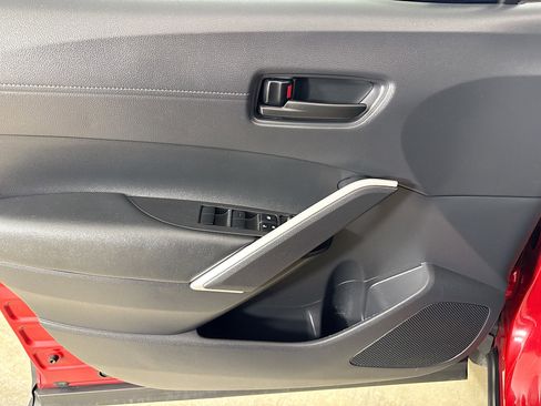 Used 2024 Toyota Corolla Cross AWD Hybrid w/ Moonroof Package image 18