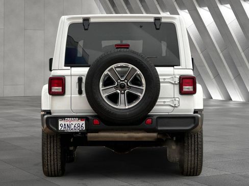Used 2022 Jeep Wrangler Unlimited Sahara image 5