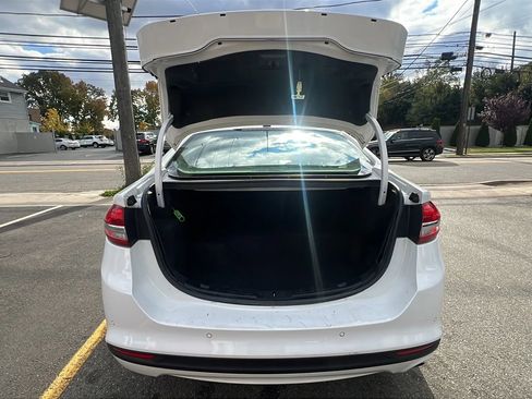 Used 2018 Ford Fusion SE image 9