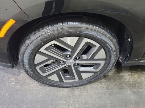 Used 2023 Hyundai Kona SE w/ Cargo Package image 9