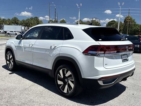 Used 2025 Volkswagen Atlas Cross Sport SE FWD image 5