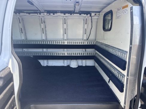 Used 2016 Chevrolet Express 2500 RWD image 24
