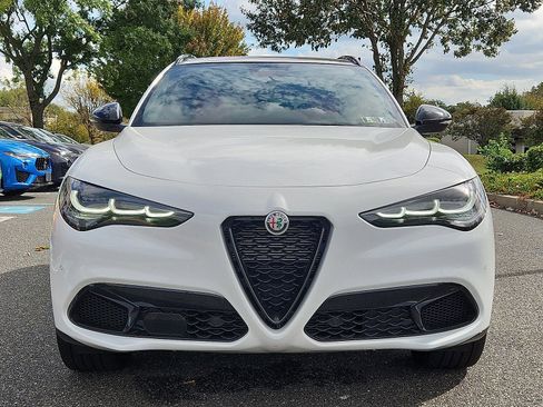 Used 2024 Alfa Romeo Stelvio Veloce image 2