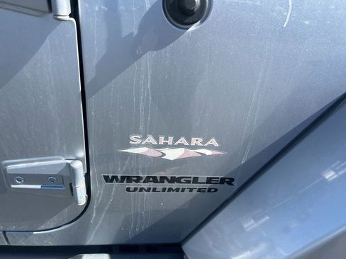Used 2013 Jeep Wrangler Unlimited Sahara AWD/4WD image 13