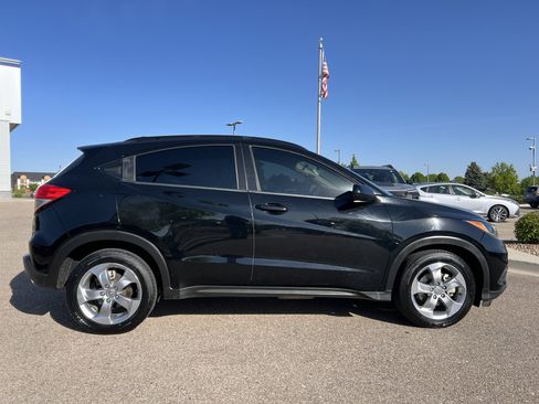 Used 2019 Honda HR-V LX image 9