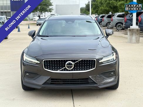 Certified 2023 Volvo V60 B5 Cross Country Plus w/ Climate Package AWD/4WD image 4