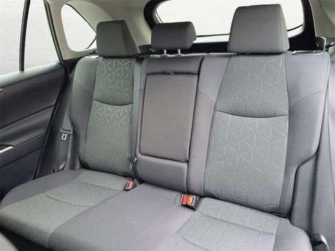 Used 2021 Toyota RAV4 XLE w/ Convenience Package image 9