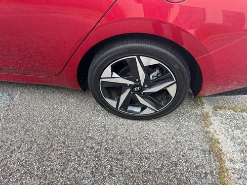 Used 2023 Hyundai Elantra Limited FWD image 19