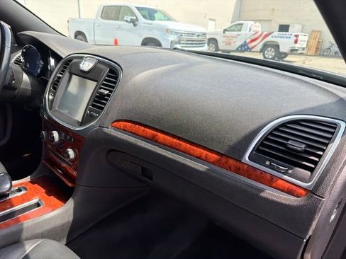 Used 2014 Chrysler 300 AWD w/ Driver Convenience Group image 26