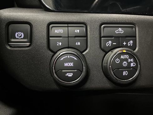 Used 2024 Chevrolet Silverado 1500 LT Trail Boss w/ Protection Package image 24