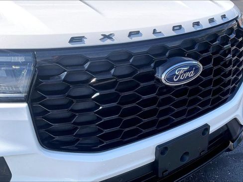 Used 2025 Ford Explorer ST-Line w/ Premium Package AWD/4WD image 31