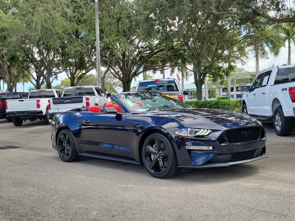 Used 2021 Ford Mustang GT Premium w/ Equipment Group 401A RWD image 2