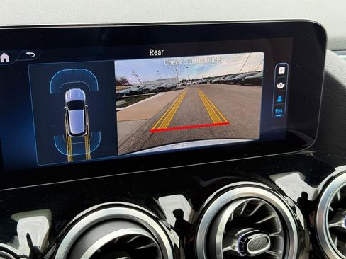 Used 2024 Mercedes-Benz GLA 250 4MATIC image 19