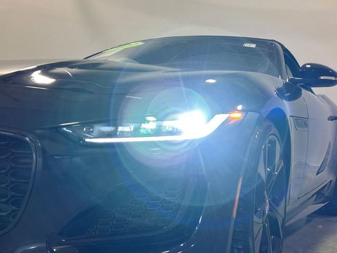 Used 2022 Jaguar F-TYPE R-Dynamic image 10