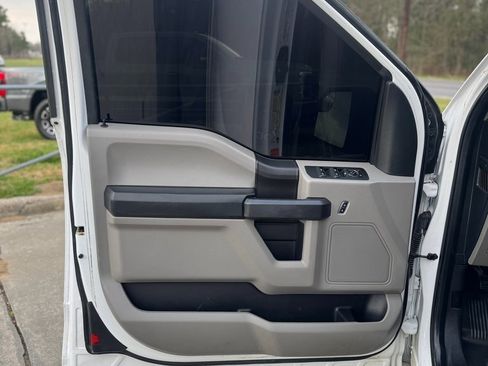 Used 2017 Ford F150 XL w/ Equipment Group 101A Mid image 7