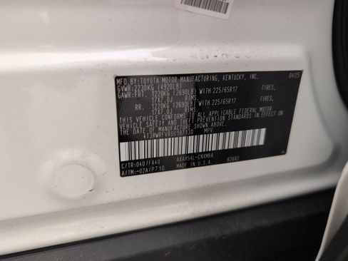 Used 2025 Toyota RAV4 XLE AWD/4WD image 40