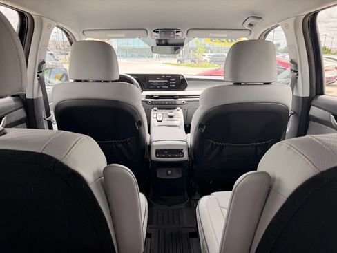 Used 2025 Hyundai Palisade SEL FWD image 29