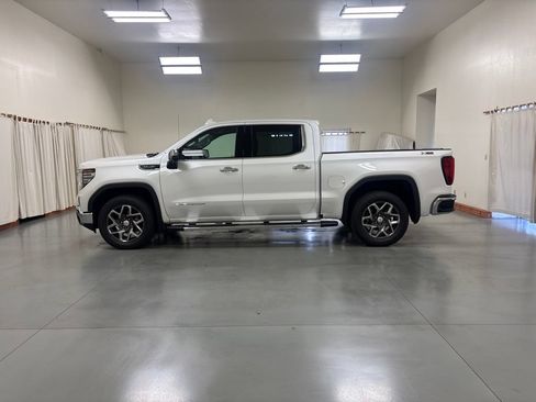 Used 2024 GMC Sierra 1500 SLT w/ SLT Premium Plus Package AWD/4WD image 5