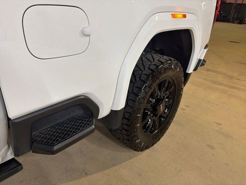 Used 2024 GMC Sierra 2500 AT4 w/ AT4 Premium Plus Package AWD/4WD image 31