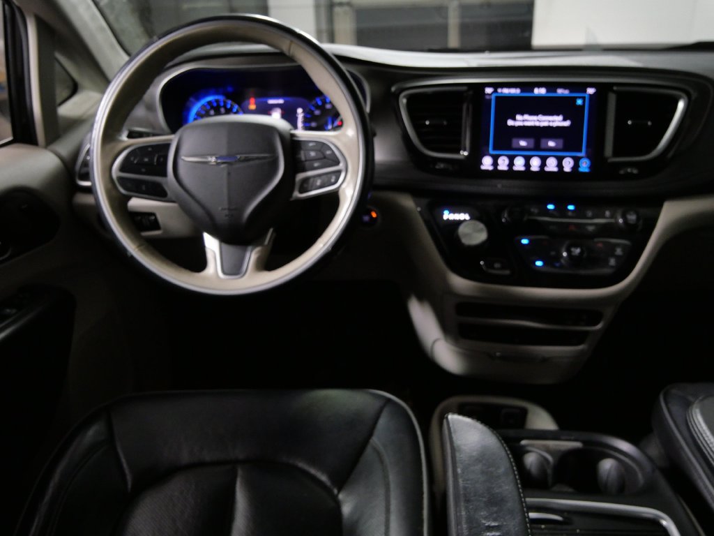 Used 2019 Chrysler Pacifica Limited FWD image 18