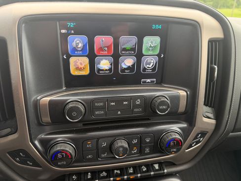 Used 2019 GMC Sierra 2500 Denali w/ Duramax Plus Package AWD/4WD image 19