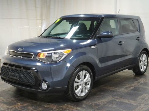 Used 2016 Kia Soul + FWD image 2