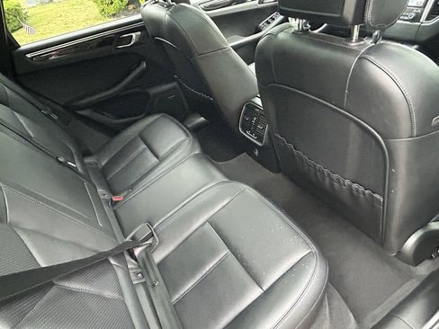 Used 2018 Porsche Macan AWD/4WD image 39