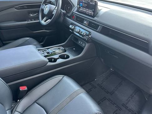 Used 2025 Honda Pilot Touring image 20