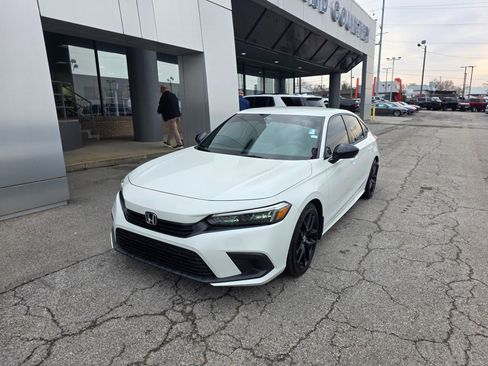 Used 2023 Honda Civic Sport image 2