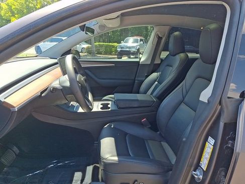 Used 2024 Tesla Model Y Long Range RWD image 13