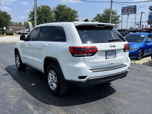 Used 2016 Jeep Grand Cherokee Laredo image 3