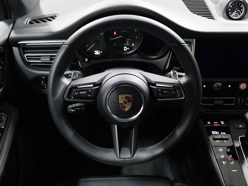 Certified 2025 Porsche Macan image 25