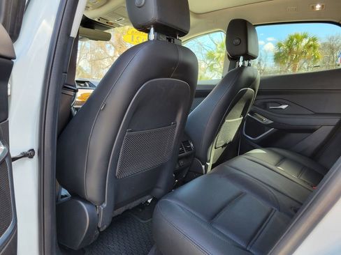 Used 2021 Jaguar E-PACE SE image 15