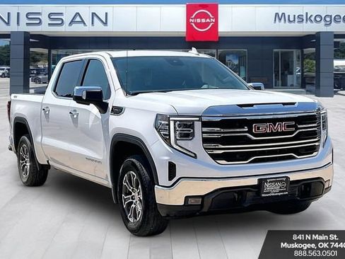 Used 2025 GMC Sierra 1500 SLT AWD/4WD image 1