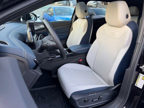 Used 2024 Volkswagen ID.4 Pro S image 17