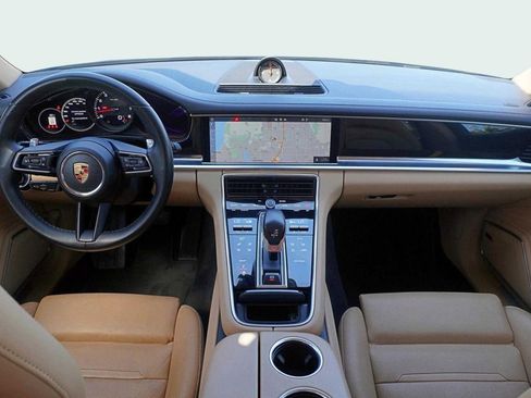 Used 2021 Porsche Panamera w/ Premium Package image 19