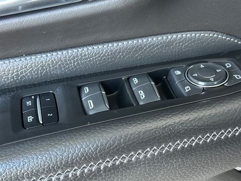 Used 2022 GMC Yukon Denali AWD/4WD image 13