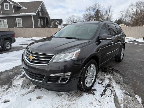 Used 2015 Chevrolet Traverse LT w/ Style and Technology Package image 1