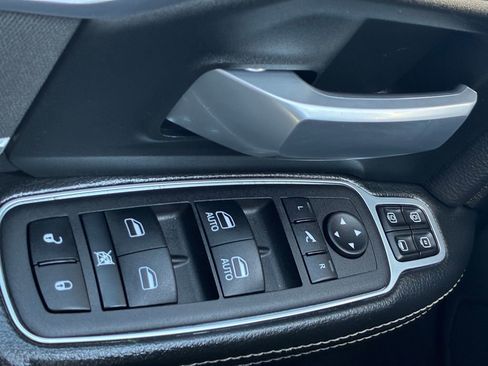 Used 2024 RAM 3500 Big Horn image 25