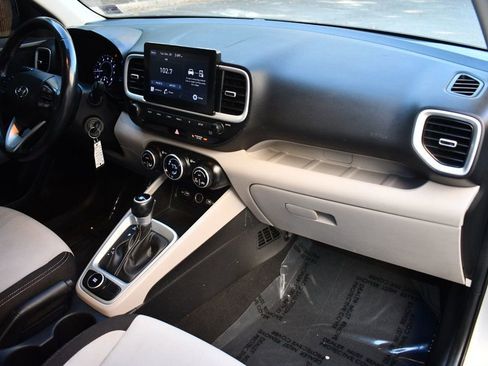 Used 2022 Hyundai Venue SEL w/ Cargo Package image 20