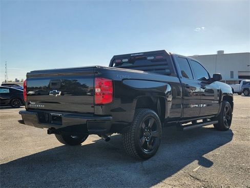 Used 2018 Chevrolet Silverado 1500 Custom w/ Custom Value Package image 4