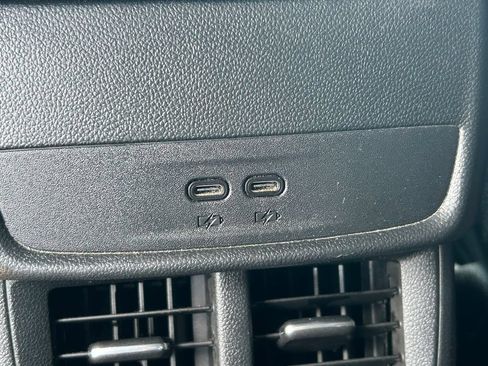 Used 2026 Chevrolet Equinox LT FWD image 19