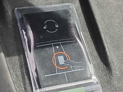 Used 2021 Tesla Model Y Performance image 23