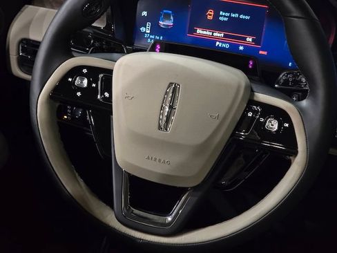 New 2025 Lincoln Corsair Reserve w/ Equipment Group 202A AWD/4WD image 21
