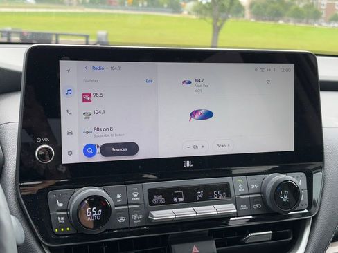 Used 2025 Toyota Grand Highlander AWD image 9