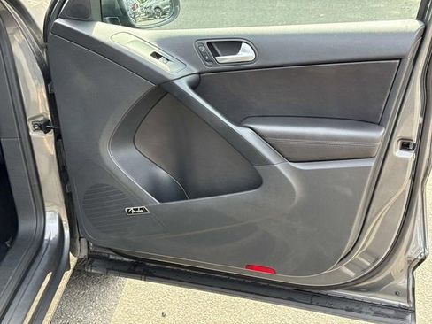 Used 2016 Volkswagen Tiguan SEL FWD image 8