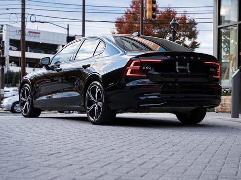 Certified 2025 Volvo S60 B5 Plus image 5